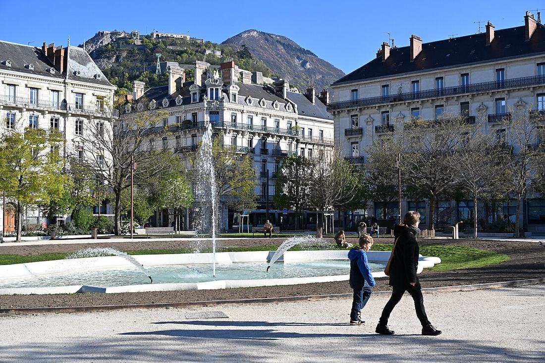 Immeubles place Victor Hugo à Grenoble